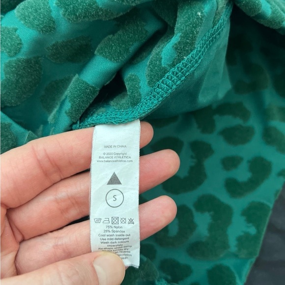 Green Leopard Print Sports Bra and Shorts Set - Picture 3 of 5